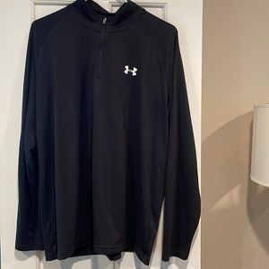 Men’s Underarmour black quarter zip